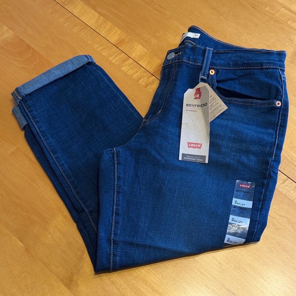 NWT Levis Boyfriend Mid-Rise Hypersoft Blue Jeans 10 W30 L27